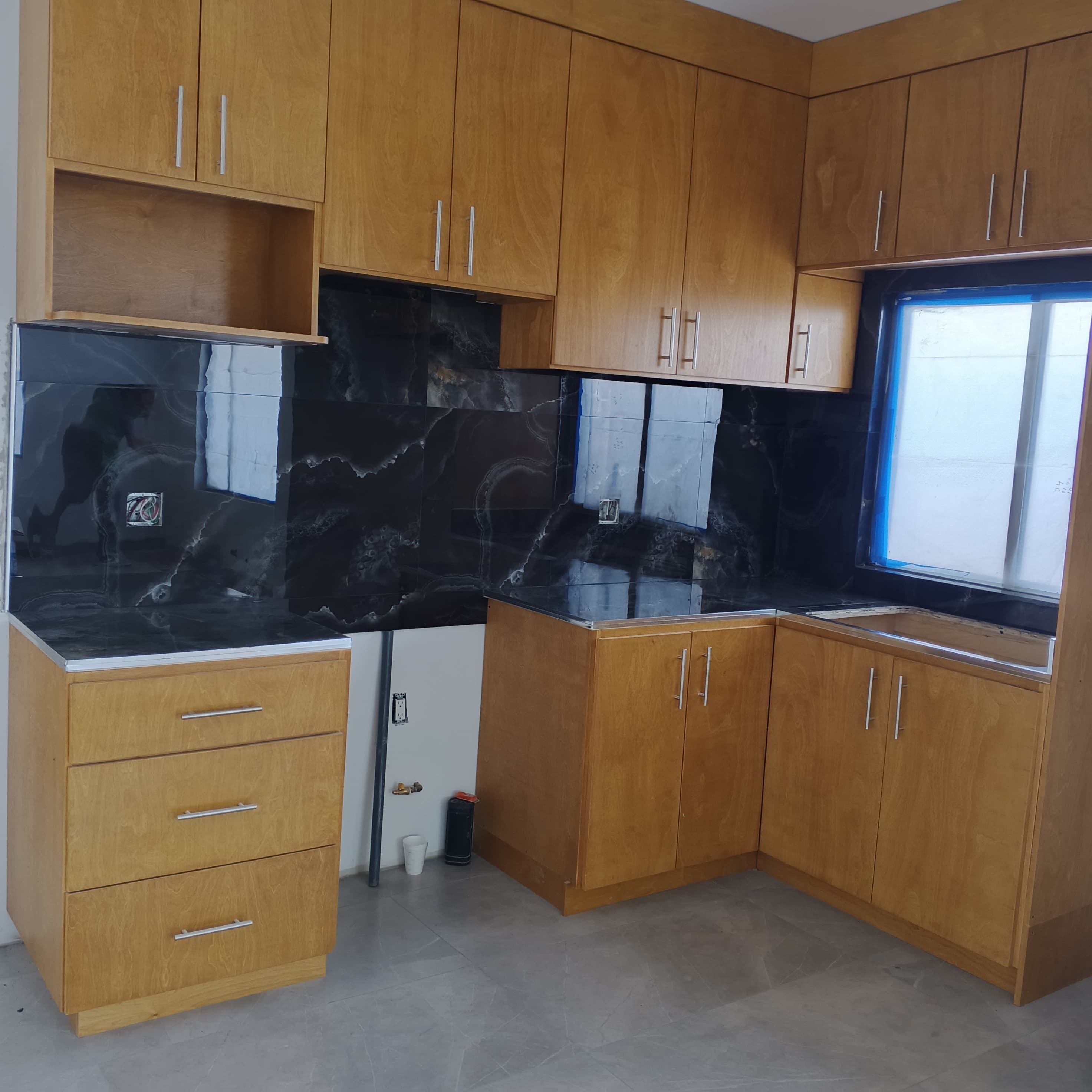 Instalación de loseta en cocina